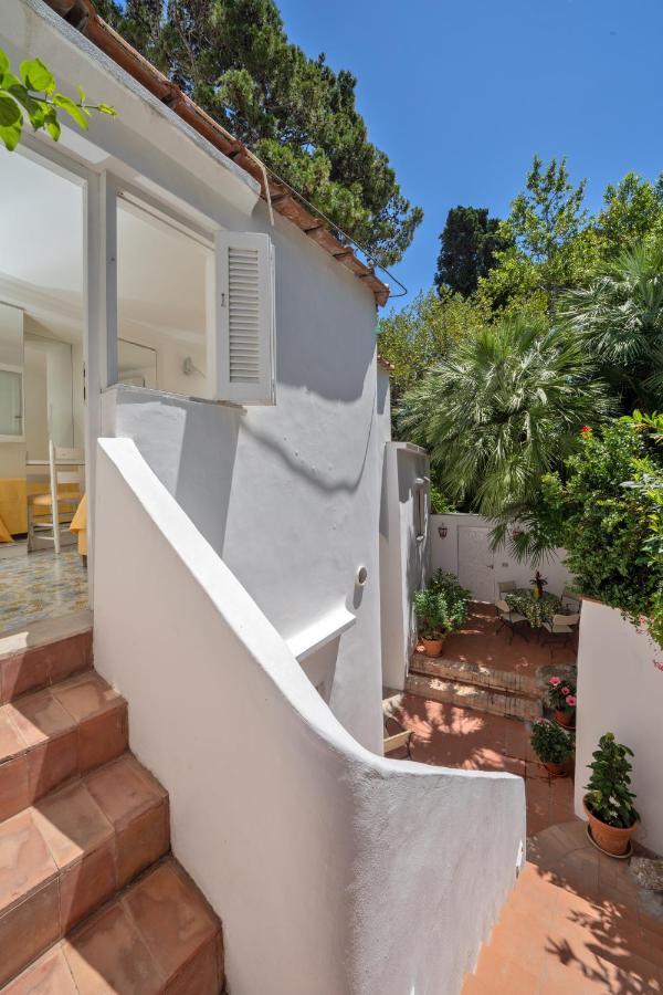 I Tre Soli Apartments By Caprirooms Extérieur photo