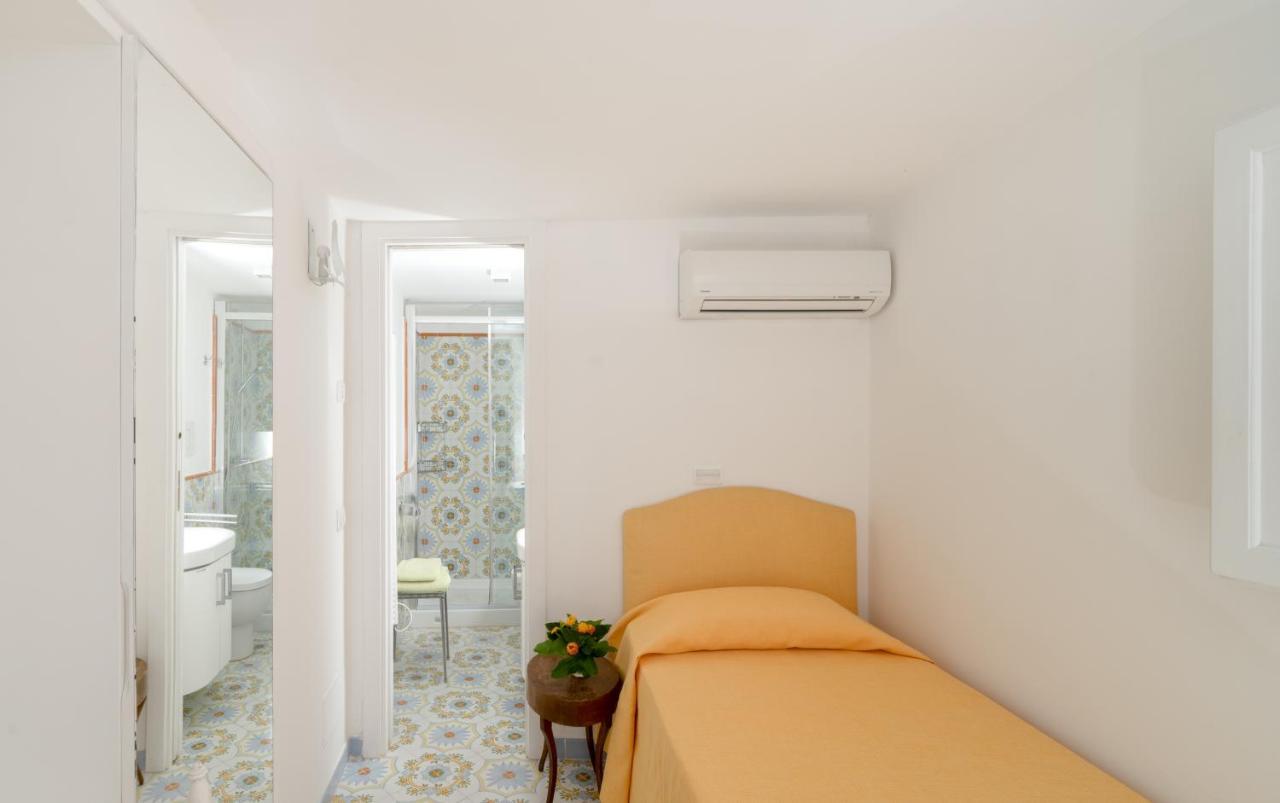 I Tre Soli Apartments By Caprirooms Extérieur photo