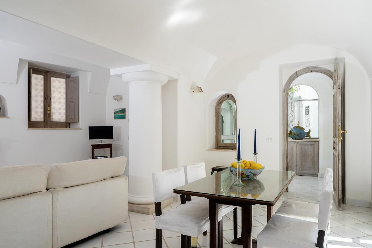 I Tre Soli Apartments By Caprirooms Extérieur photo