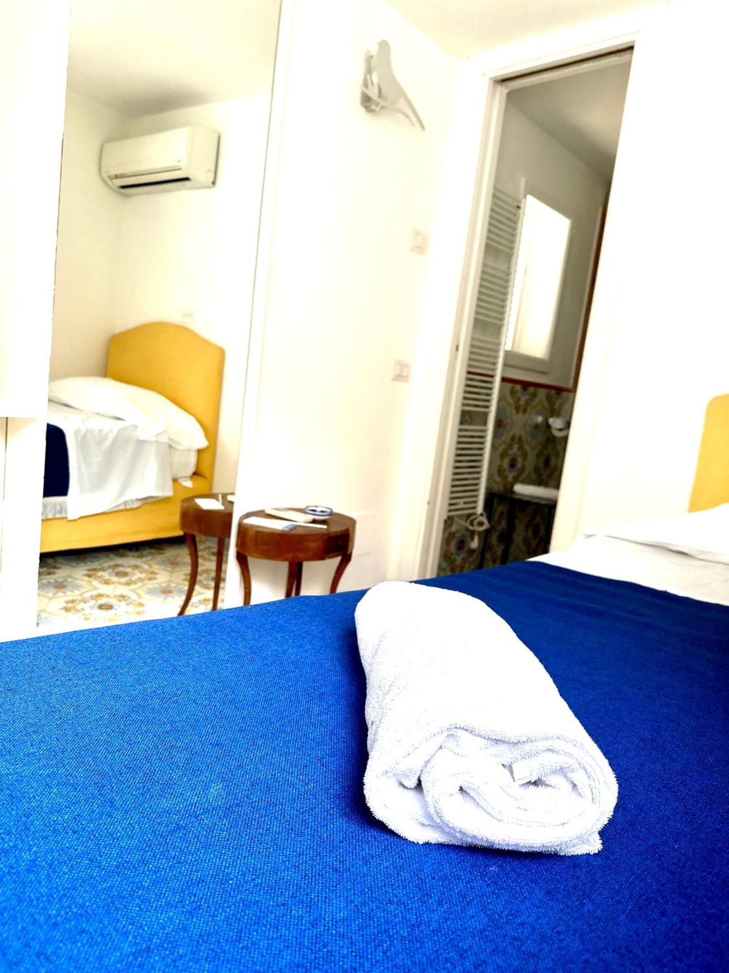 I Tre Soli Apartments By Caprirooms Extérieur photo