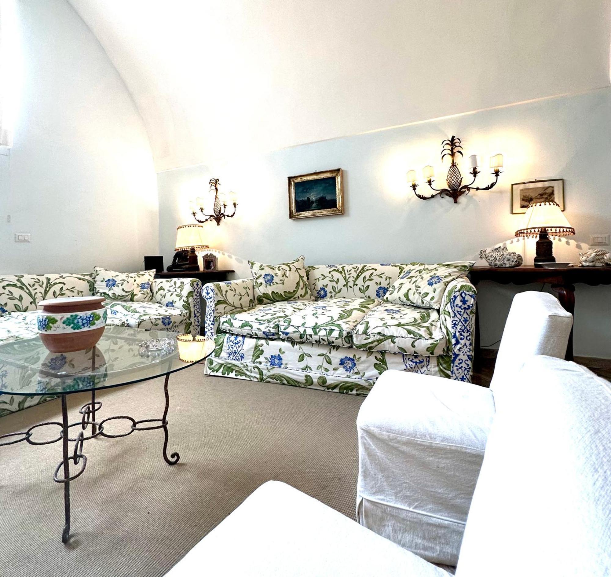 I Tre Soli Apartments By Caprirooms Extérieur photo